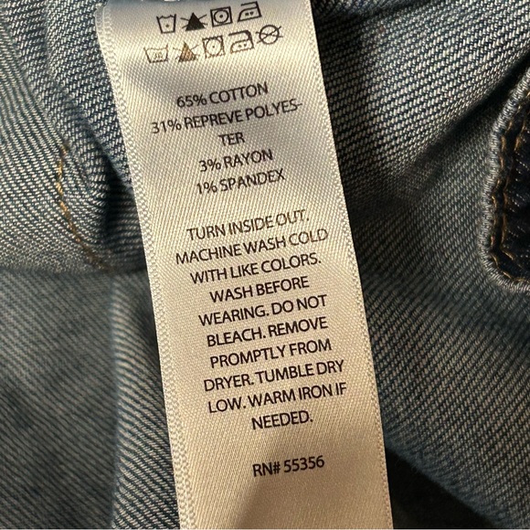 Rachel Zoe • Cropped Denim Jacket - Picture 5 of 5